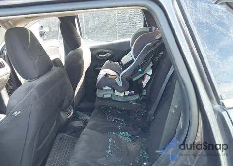 2015 Jeep Cherokee Latitude z USA, uszkodzony, nr VIN 1C4PJMCS9FW551307